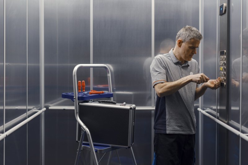 Подъем неизбежен: в Ульяновской области планируют нарастить темпы работ по замене лифтов Подъем неизбежен: в Ульяновской области планируют нарастить темпы работ по замене лифтов