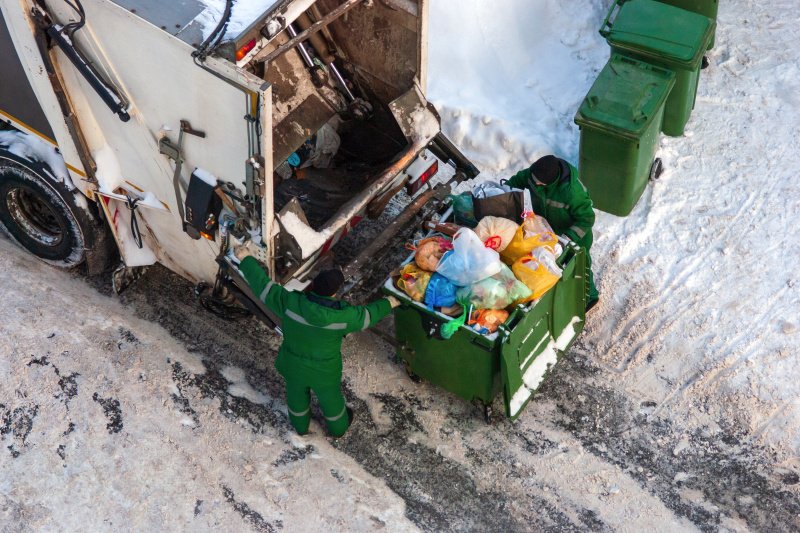 Бонус для отсутствующих: миллионам россиян с весны 2023 года начнут пересчитывать плату за мусор