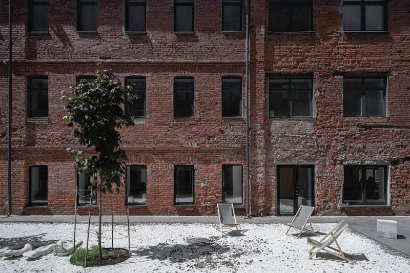 «Штурвалы» на фасадах, подземные этажи и мобильное озеленение: как формируются офисные креативные пространства Москвы