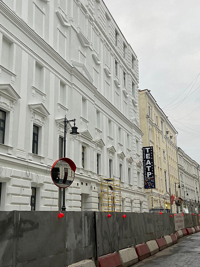 Детский музтеатр в Москве надстроили «перевернутой» мансардой 